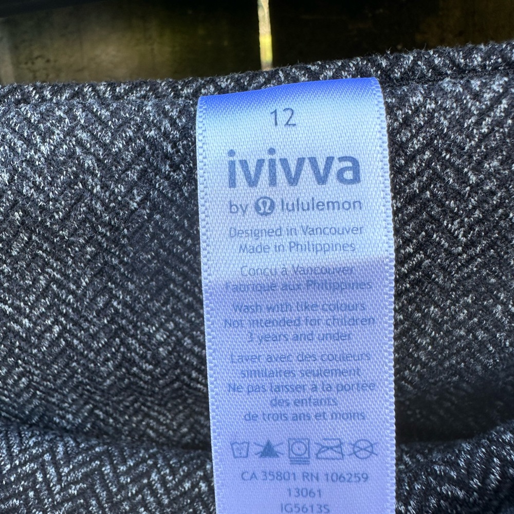 Ivivva Rhythmic Tight Scattered‎ Herringbone Gray Size 12 - Picture 7 of 13